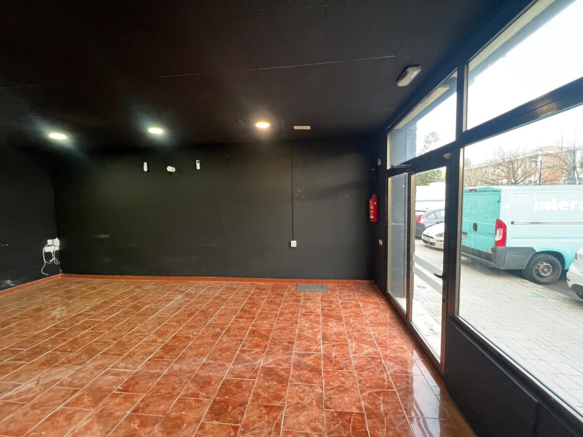 Local en alquiler en calle de Santiago Rusiñol 26, València