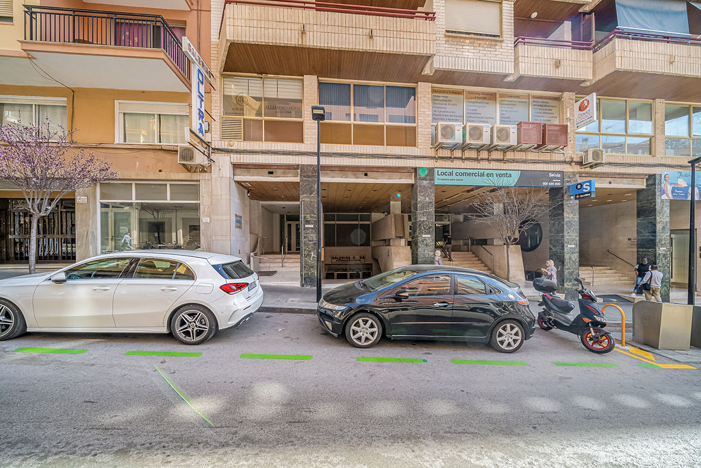 Local en venta en avenida de Ifach 9, Calpe